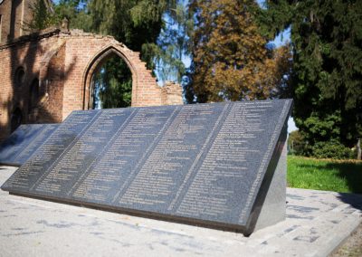 Cmentarz wojenny w Chojnie